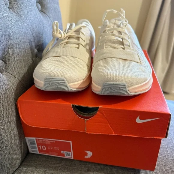 Nike MC Trainer 2 Womens Size 10 Shoes Beige Training Sneakers Gym NIB - Picture 8 of 8